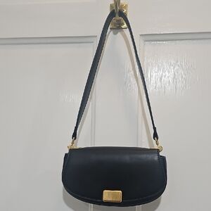 Elegant Black Leather Shoulder Bag